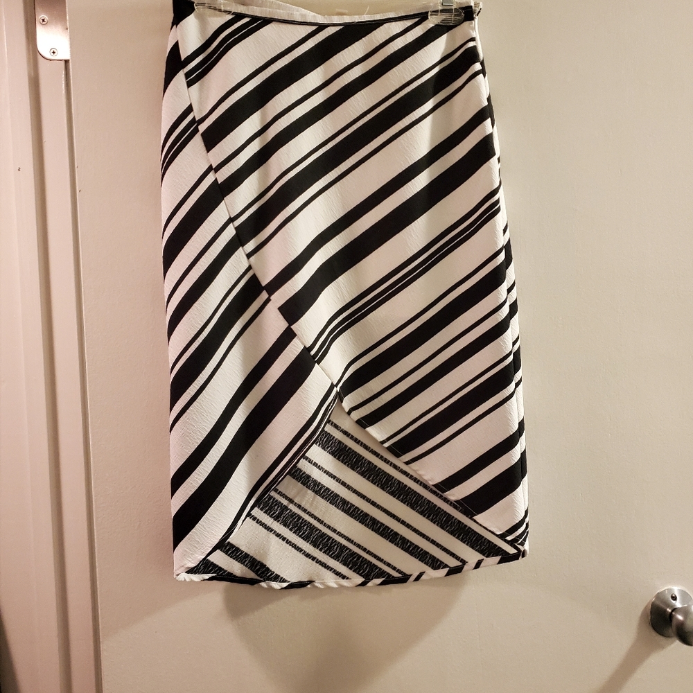 UO Silence + Noise NWOT Black and White St…